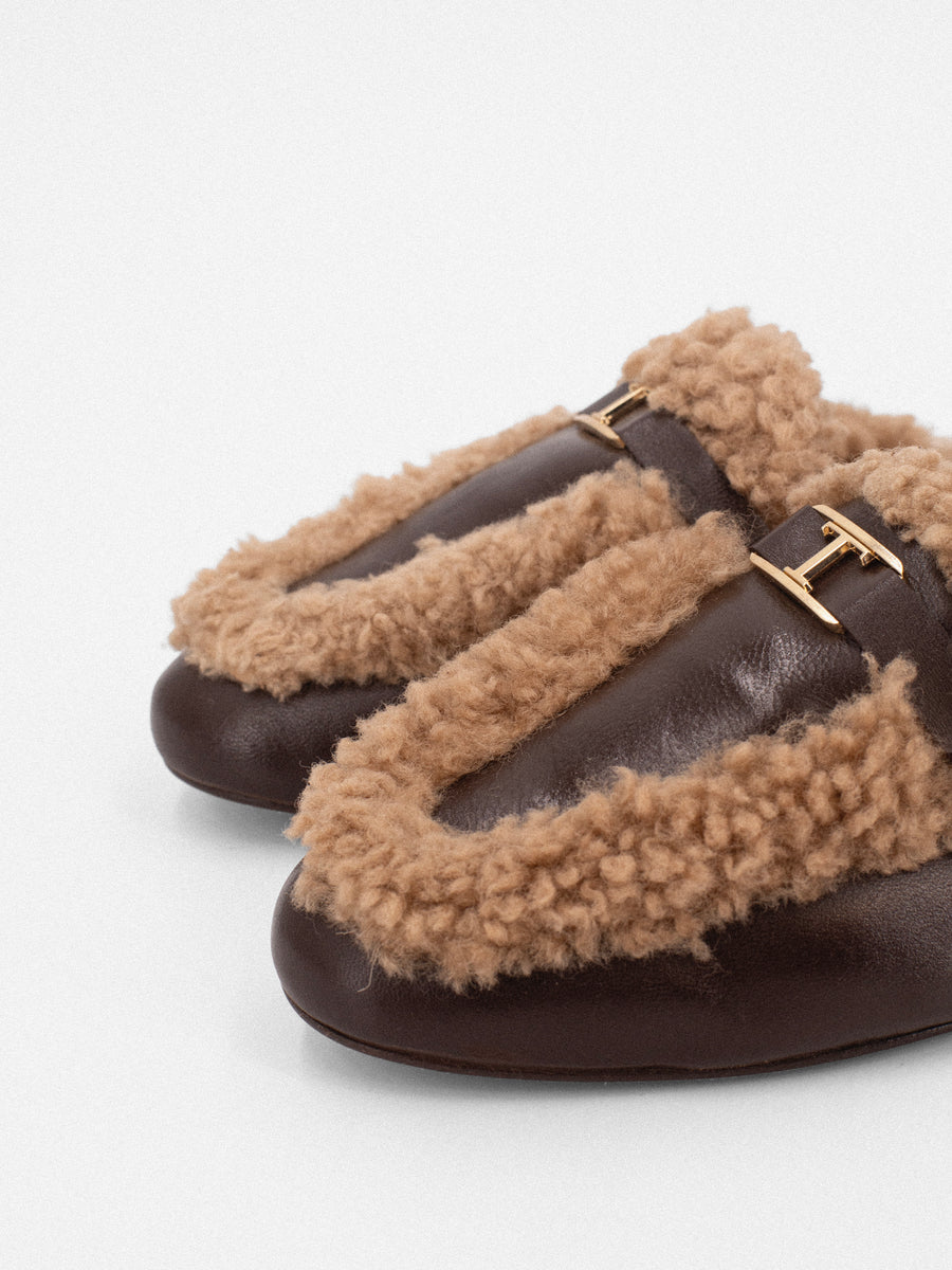 DAPHNE-SOFIA-CHOCOLATE-FW25-