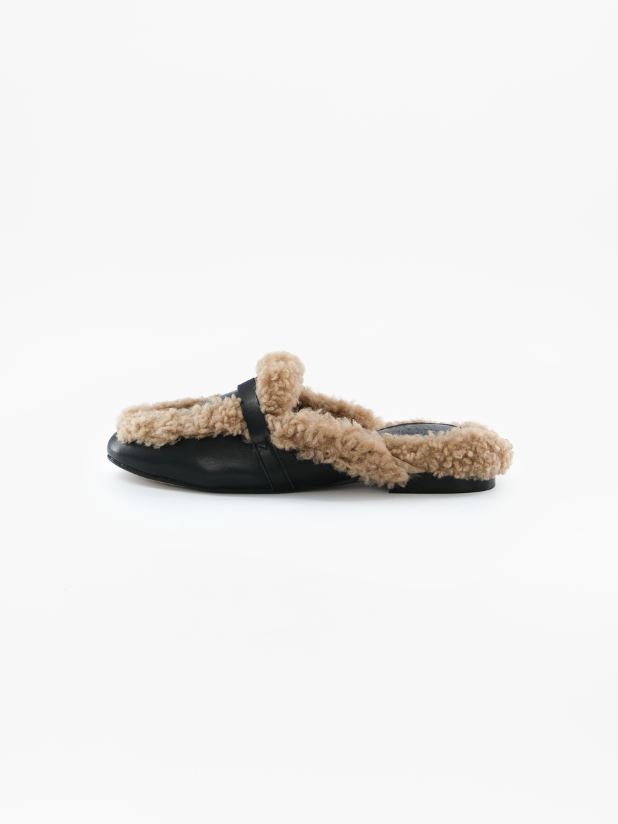 DAPHNE BLACK SHEARLING MULE – Toral