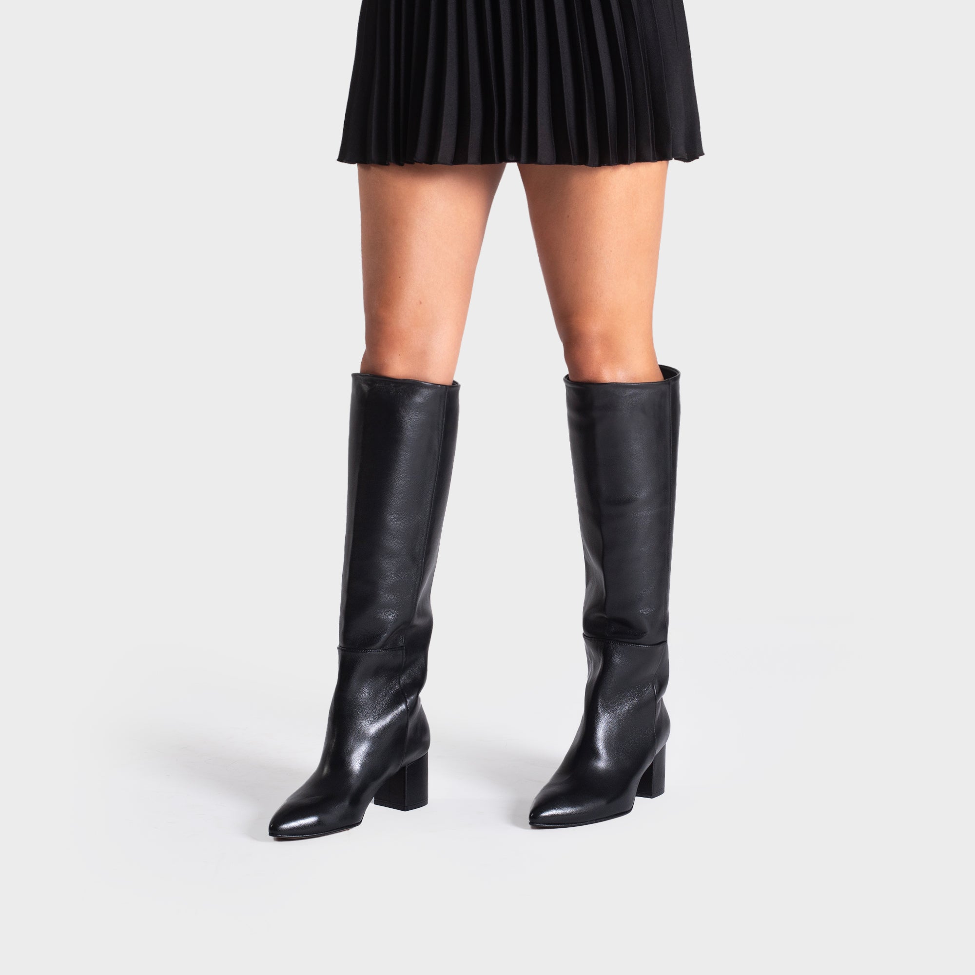 BLACK LEATHER TALL BOOTS