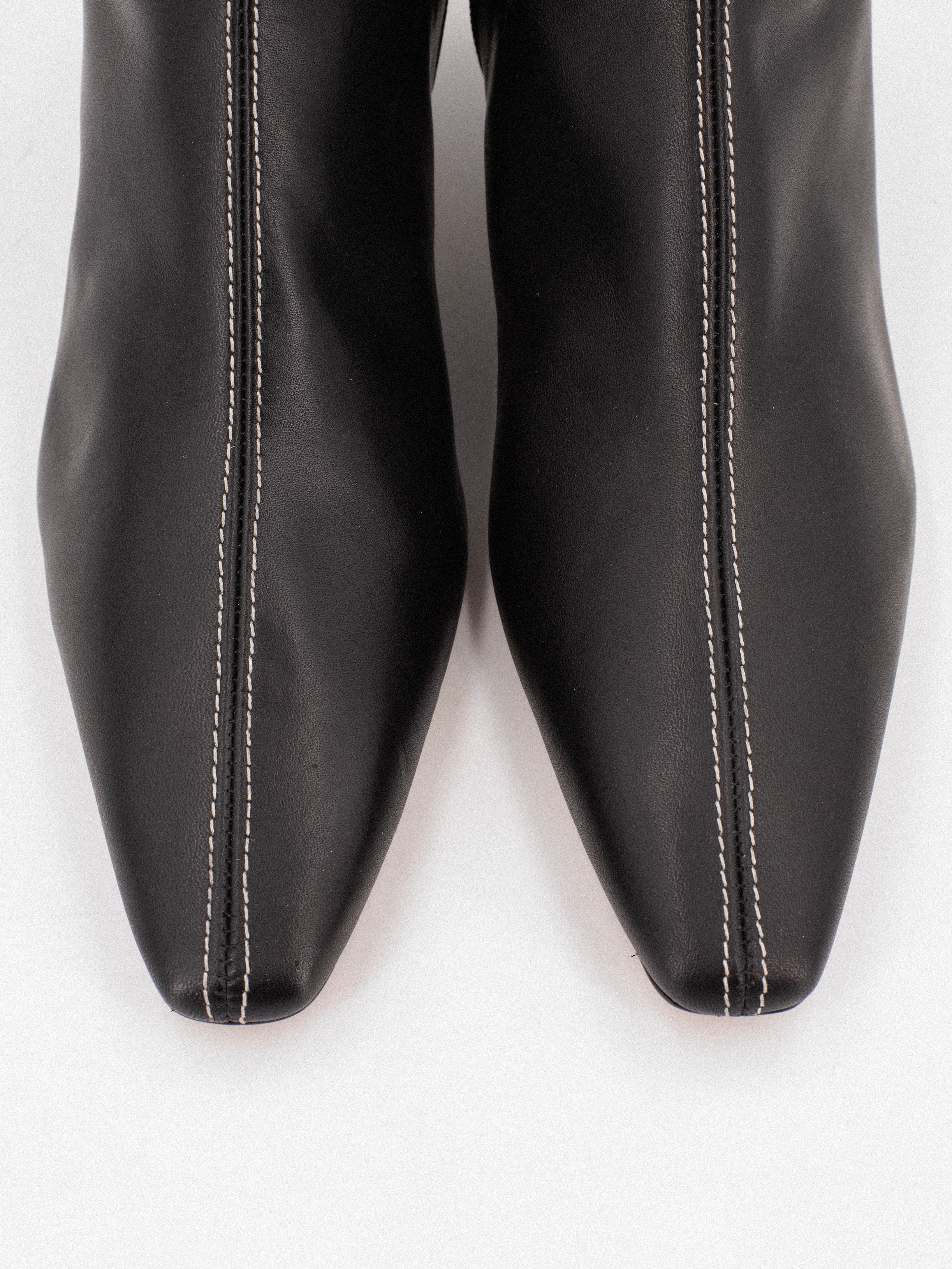 CADENCE BLACK LEATHER ANKLE BOOT