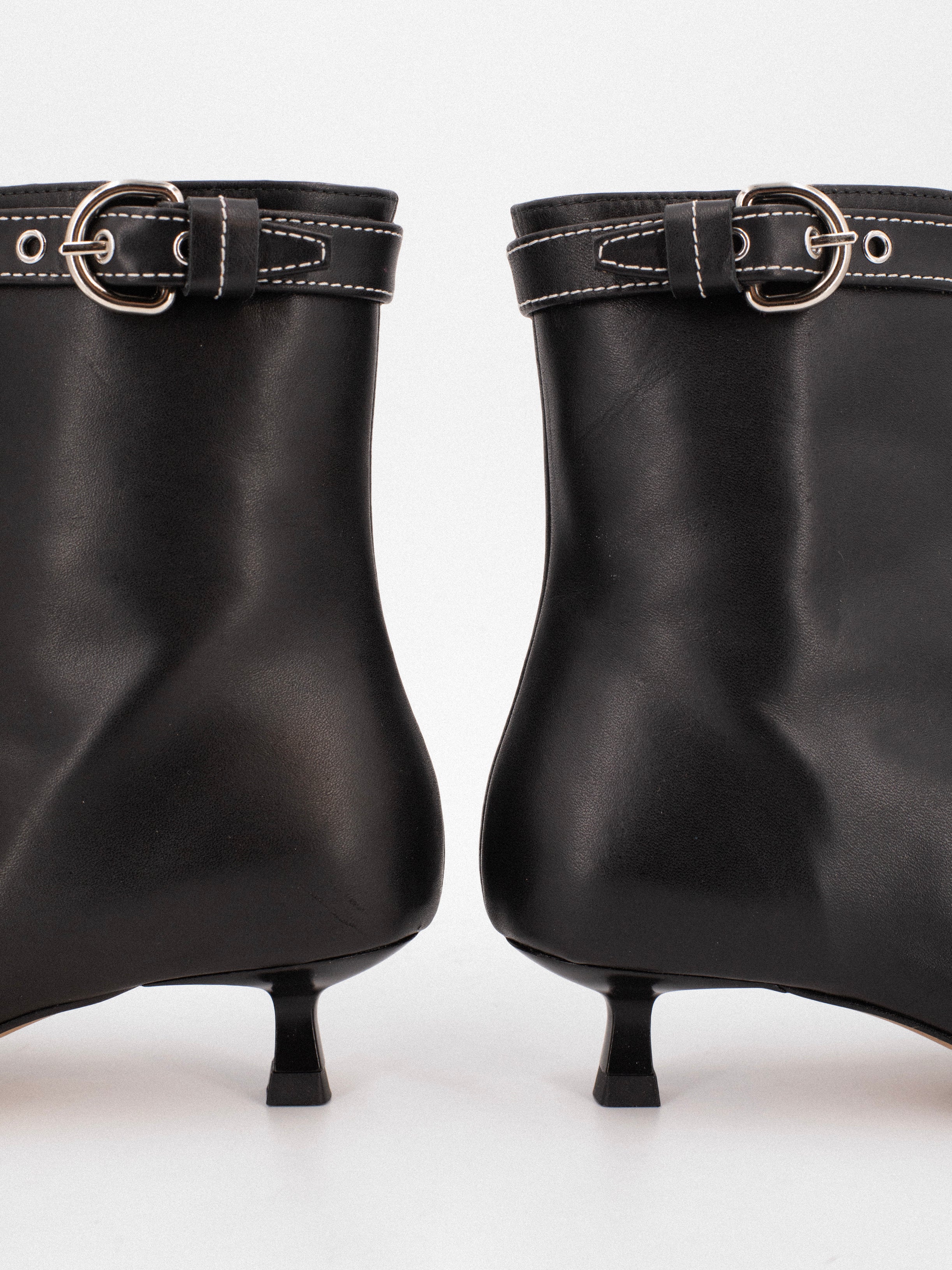 CADENCE BLACK LEATHER ANKLE BOOT