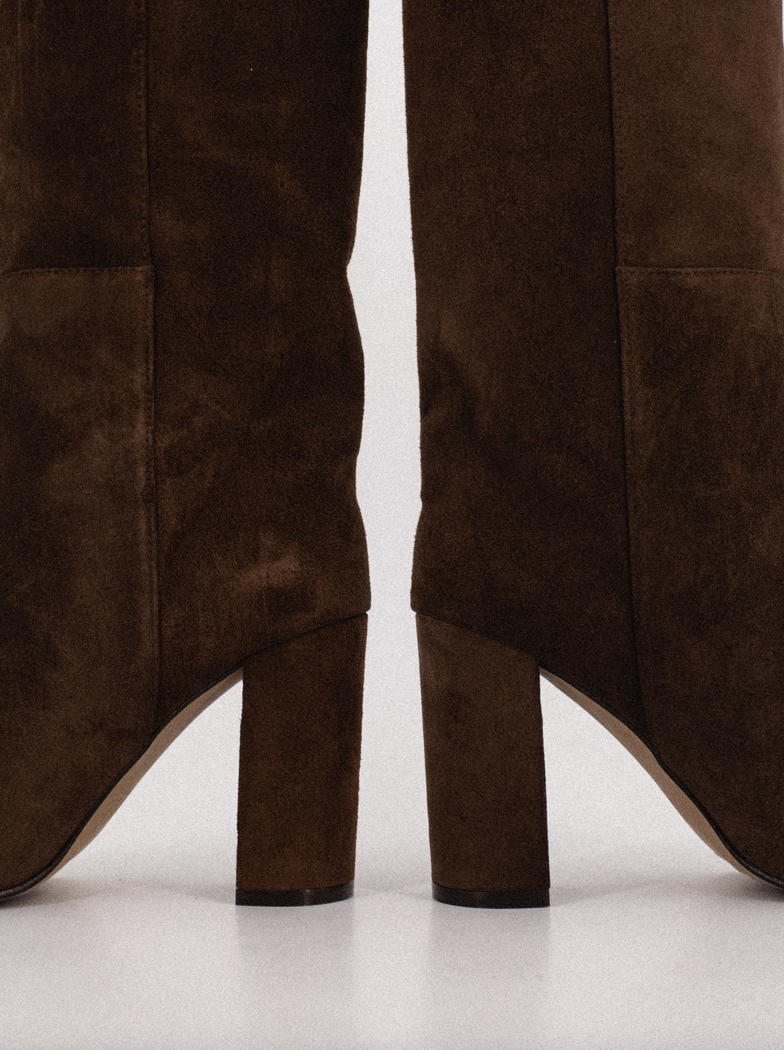 MUSTANG SUEDE KNEE-HIGH BOOTS