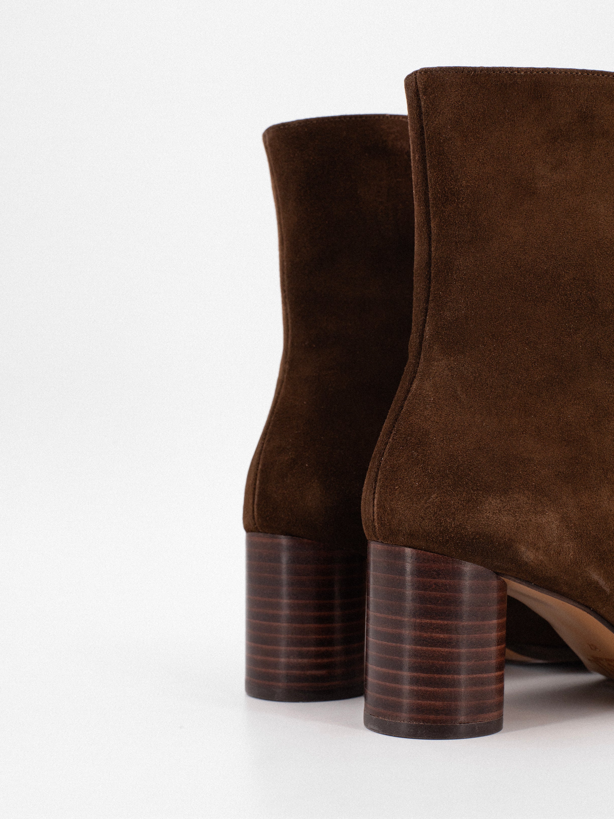 DANAE MID SUEDE BOOTIE MUSTANG