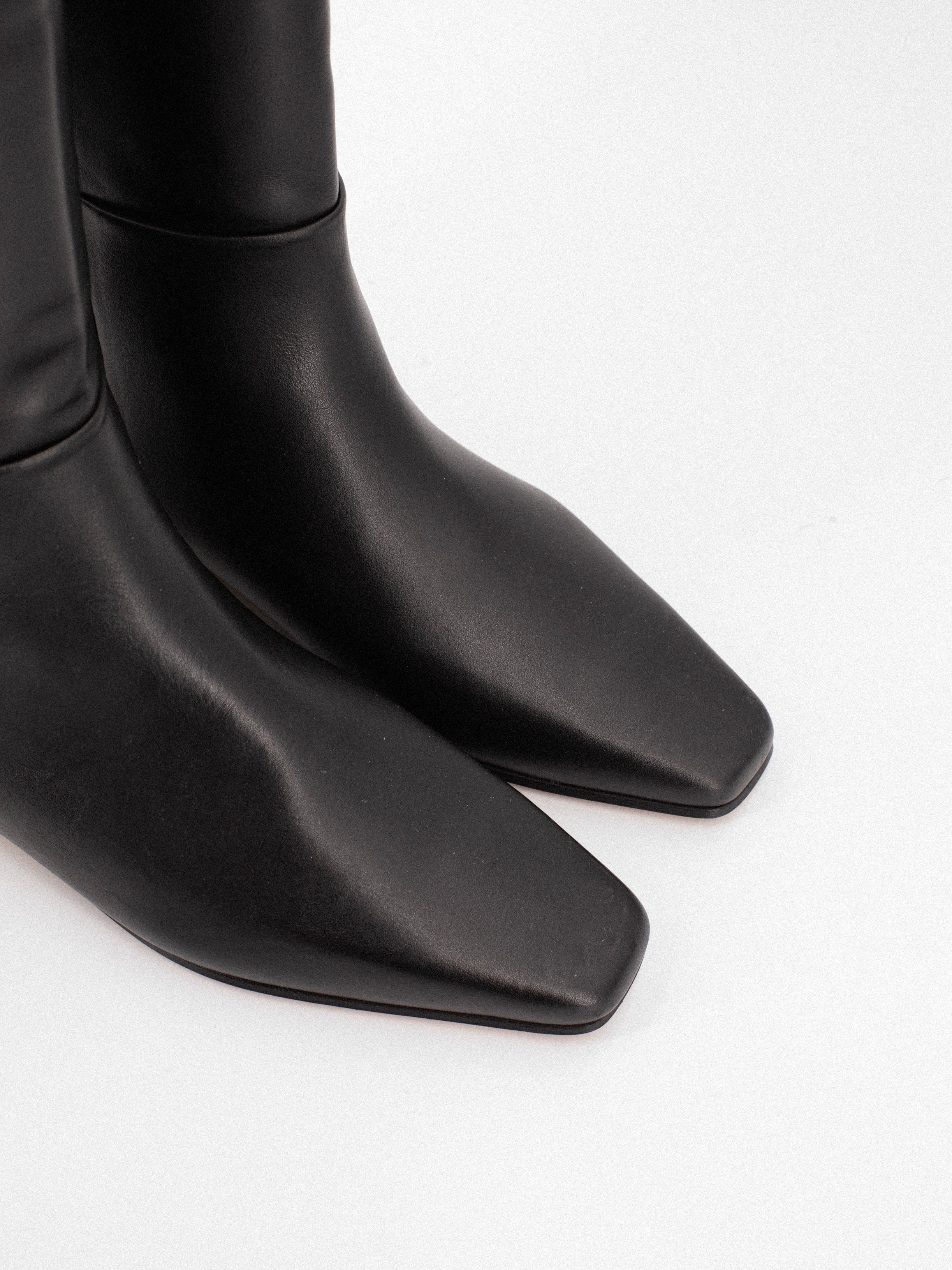 GIGI BLACK LUXE BOOT