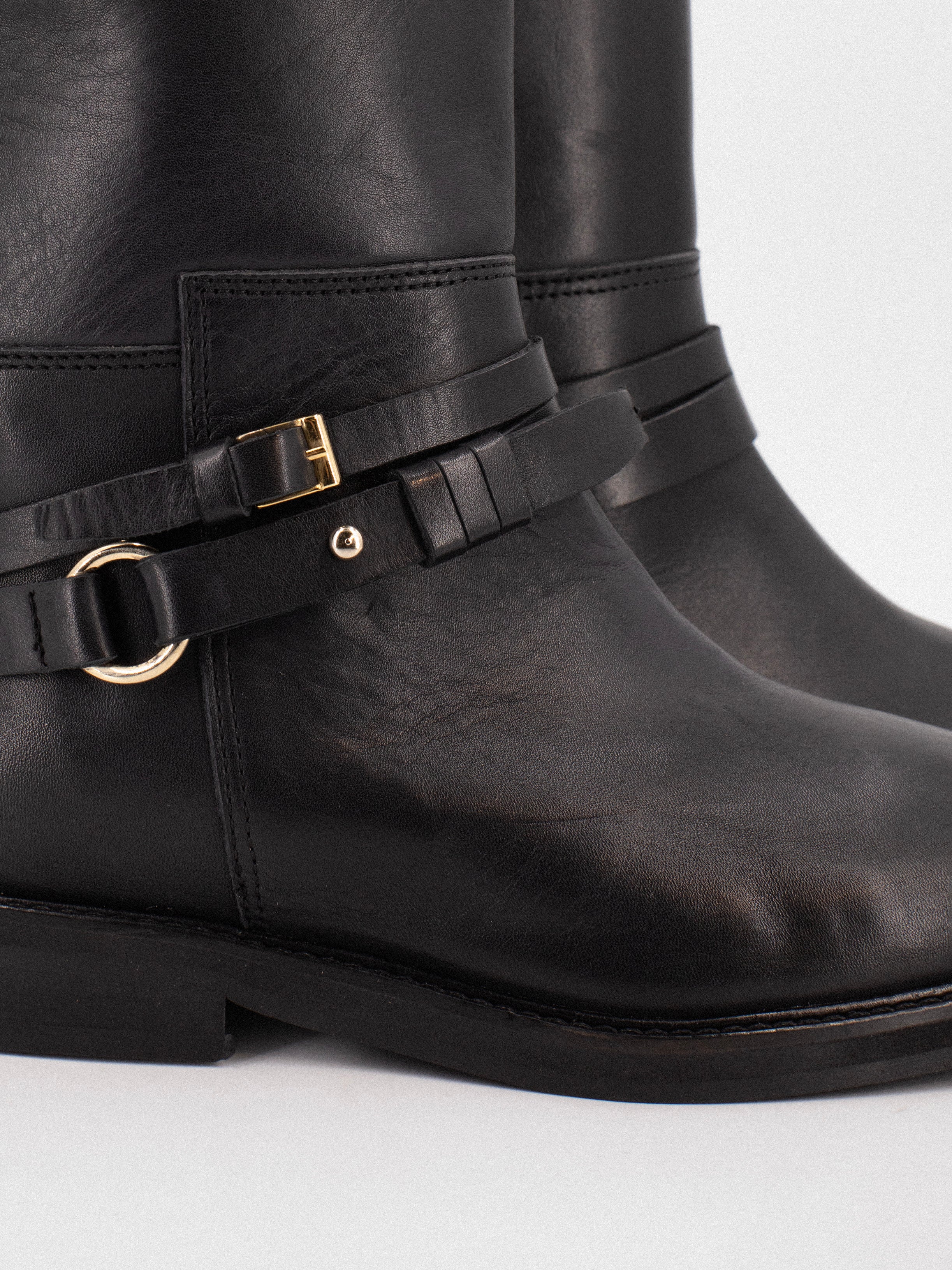 GINA BELTS BLACK BOOT