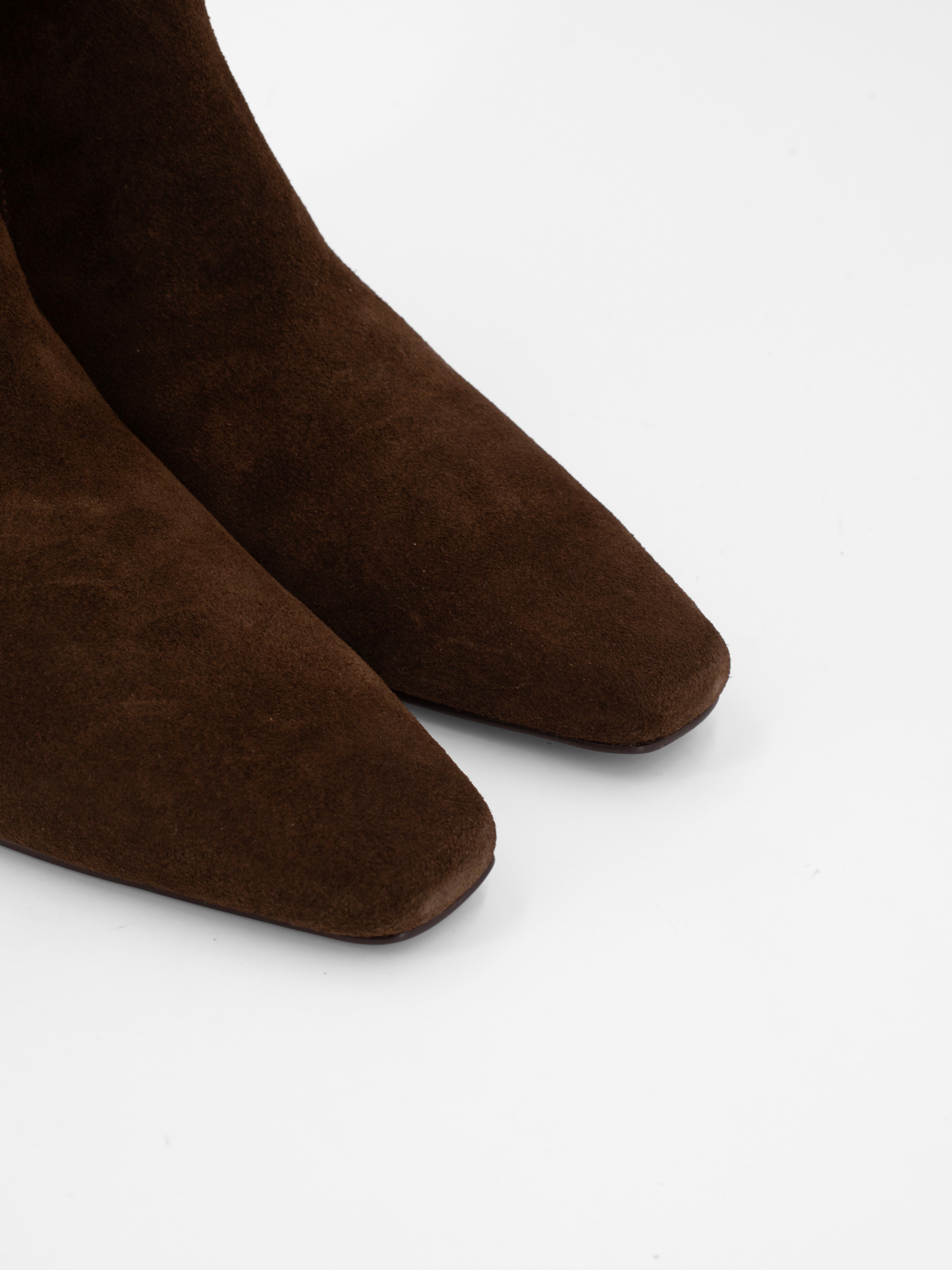 LINETTE SUEDE BOOTIES