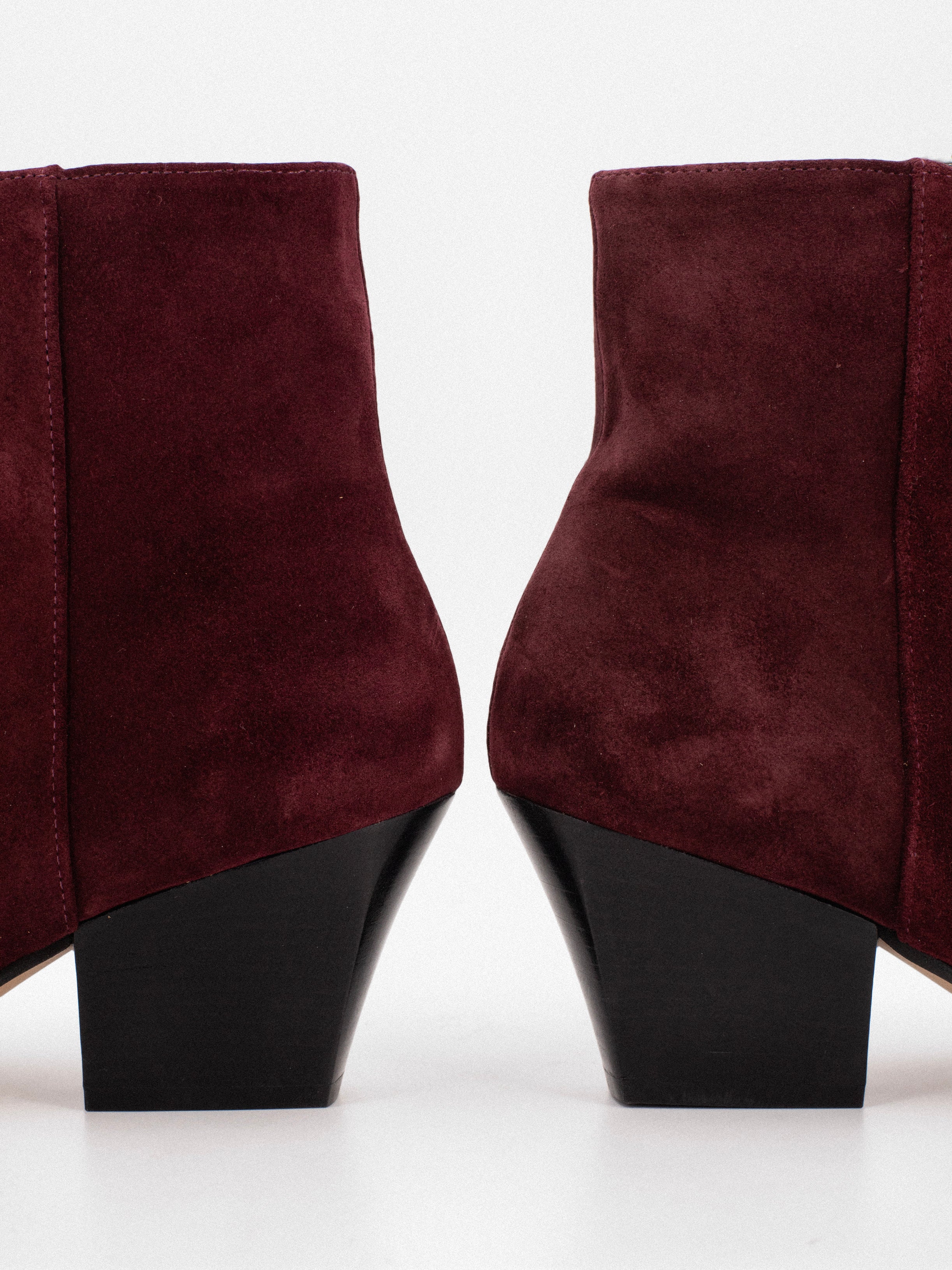 SCARLET COUNTRY SUEDE BOOTIES