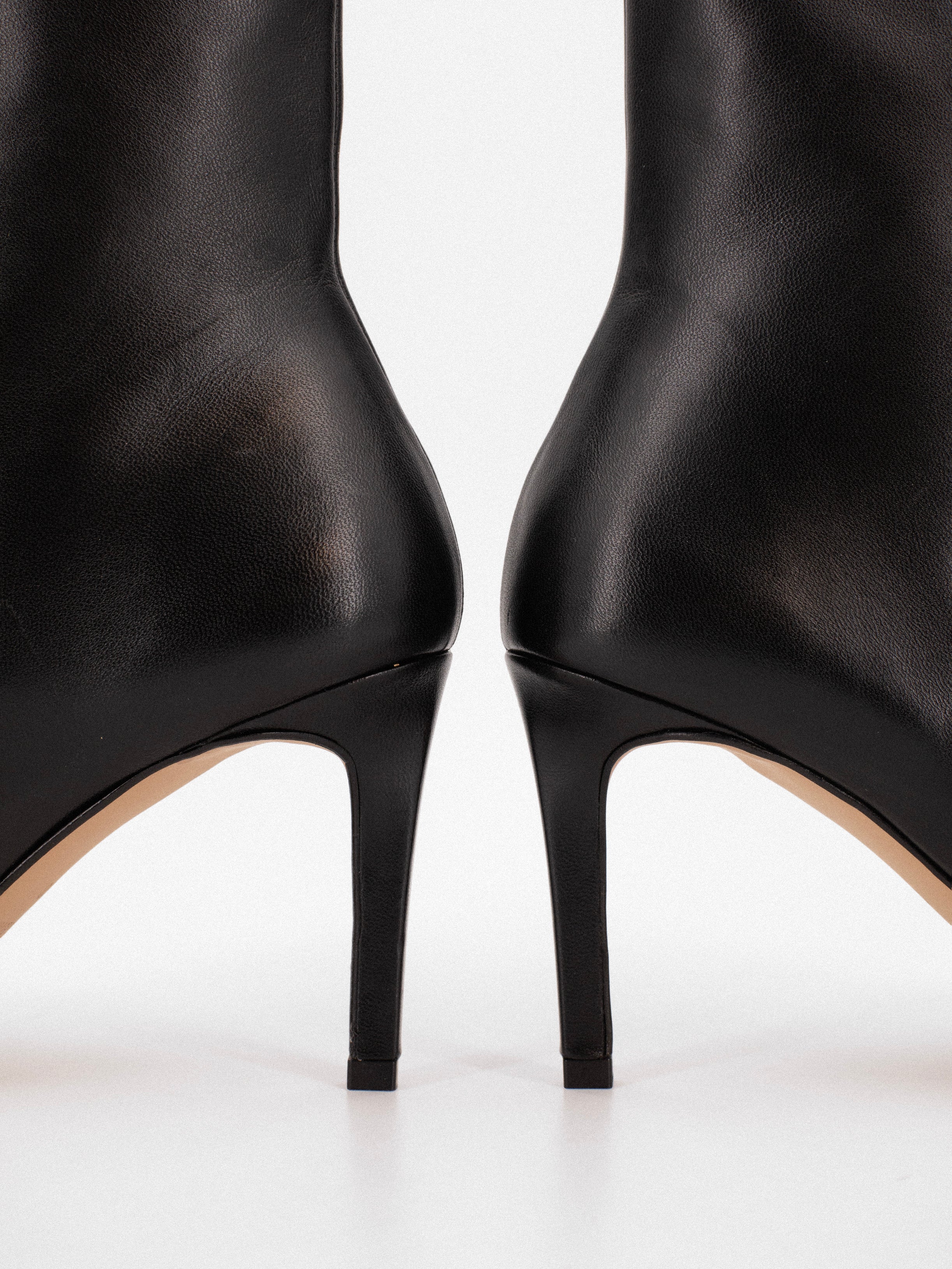 TAMARA BLACK LEATHER
